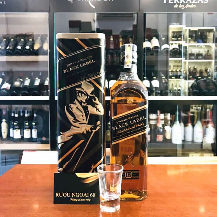 Rượu Johnnie Walker Black Label 12 Hộp Thiếc